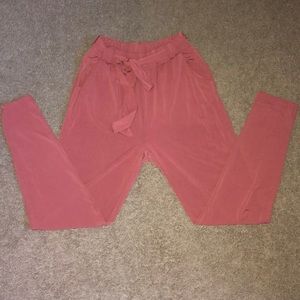 Mauve/Pink Jogger Style Loose pant.